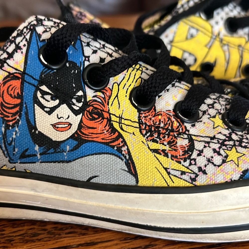 RARE VINTAGE CONVERSE DC COMICS BATGIRL Sneakers Size Women’s 8 Men’s 6